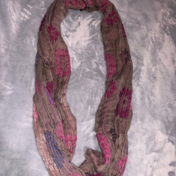 Infinity Scarf - Picture 4 of 5
